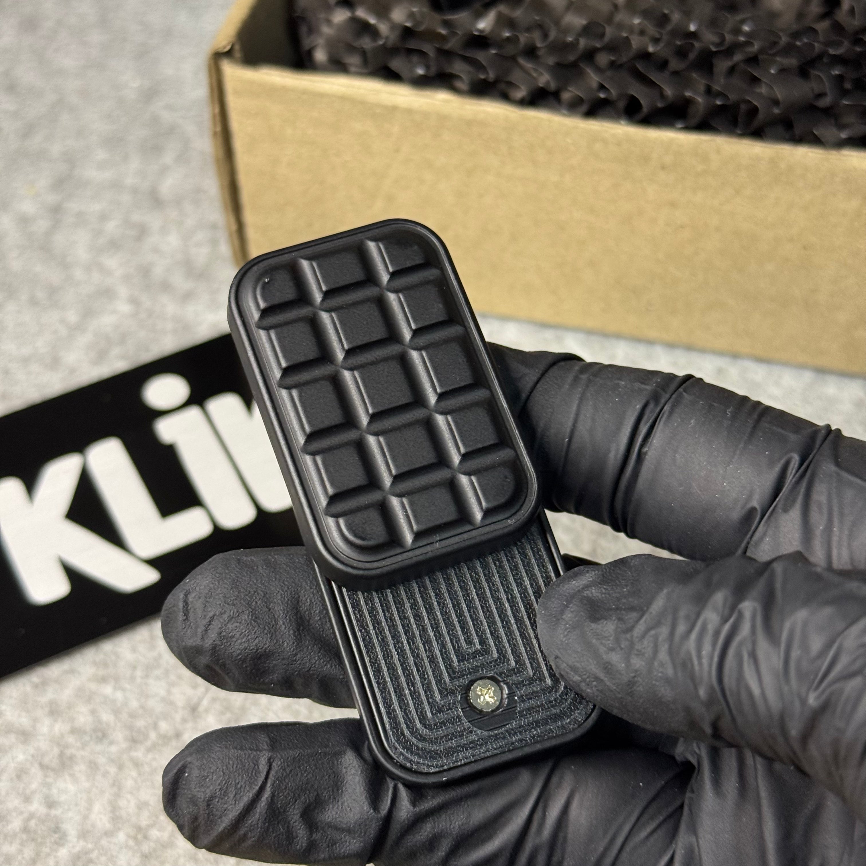 Chocolate Glider | KLIK